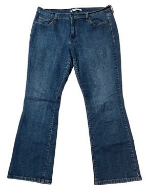 Levi’s 515 Bootcut Blank Red Tab Classic Women's  Blue Denim Jeans Size 32